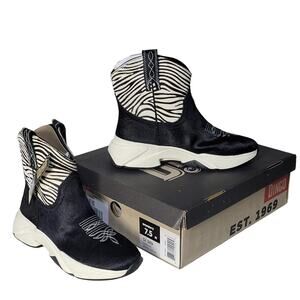 DINGO Safari Black Zebra Haircaolf Western Cowboy Sneakerboot Womens 7.5 NEW